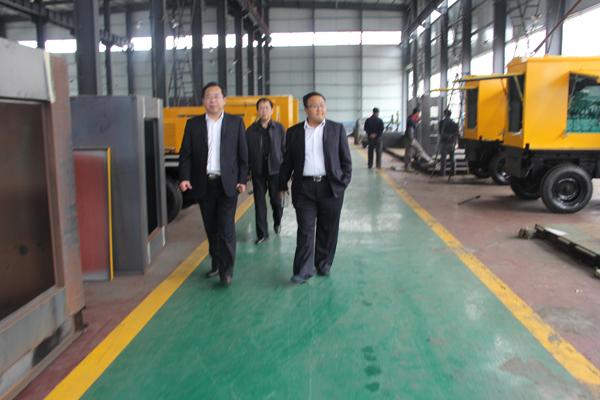 石家莊包總帶客戶參觀低噪音生產車間